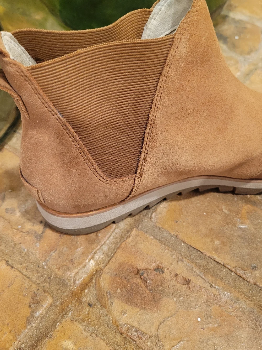 Sorel Women's Tan Suede Chelsea Winter Boots - Picture 4 of 6